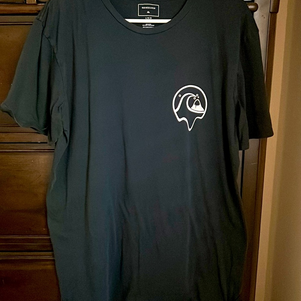 Quiksilver Large Black T Shirt